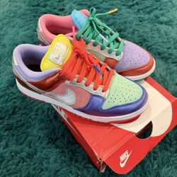 Nike Dunks (6.5 Wmn)