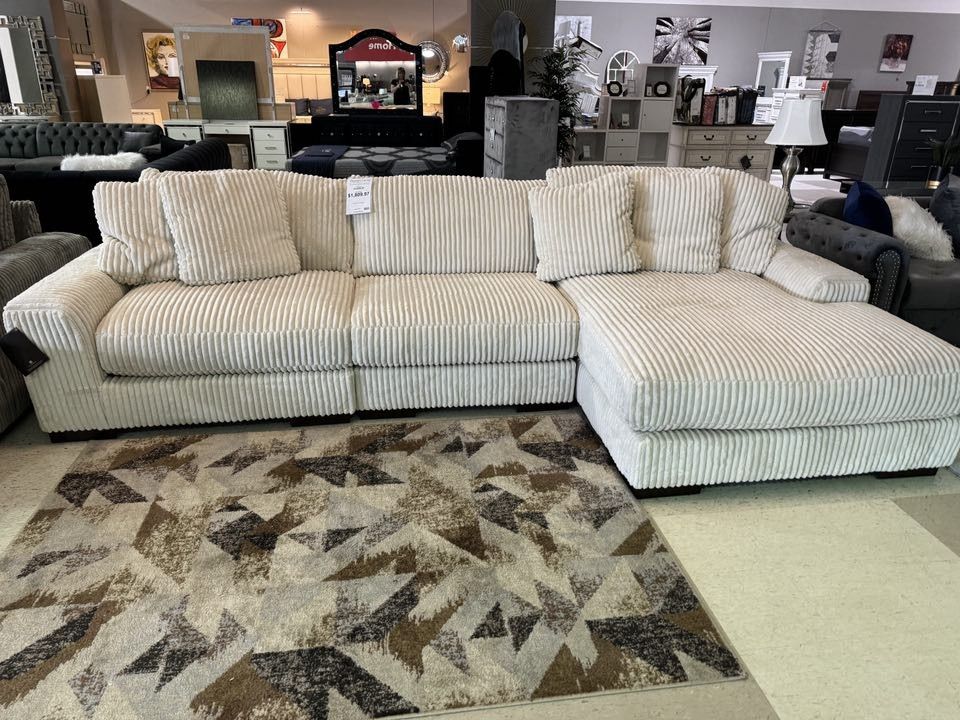 [OM] 🟪 Only $45 initial then take it home 🏡 Brand New Lindyn 3 Piece Couch