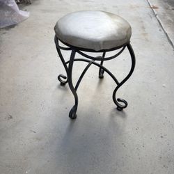 Curved Metal Vanity Stool (Easy DIY Project)