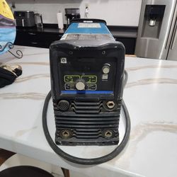 Welding machine dynasty 210