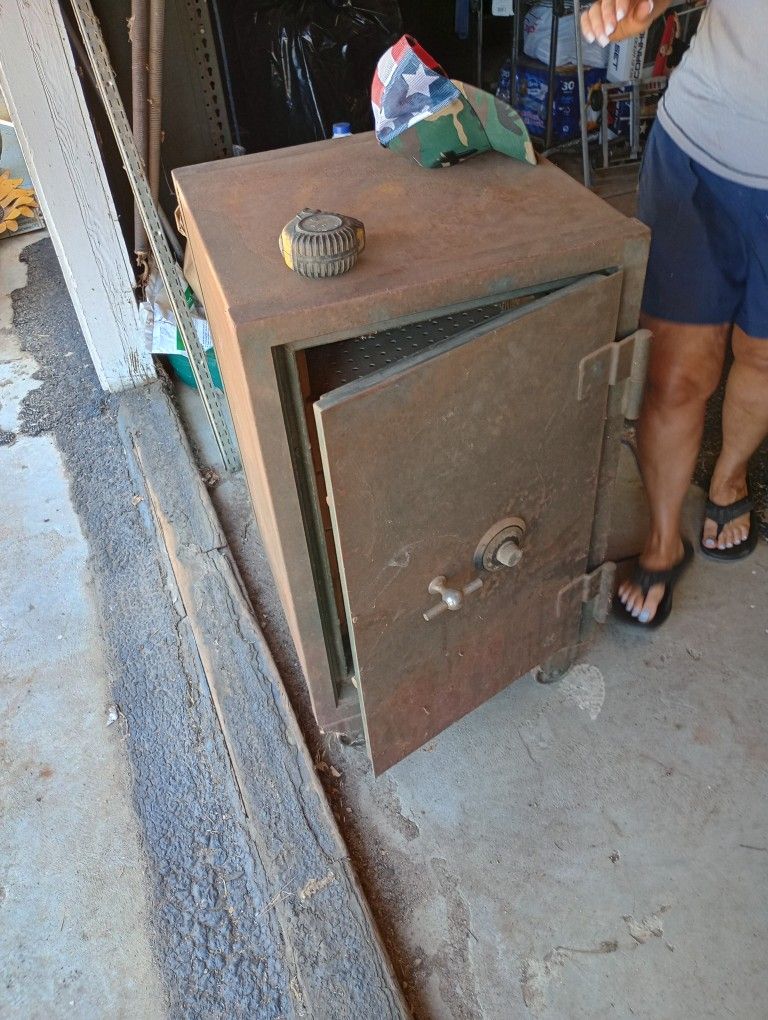 35 Inches By 22 Inches Wide Very Nice Very Heavy Need To Re Combo But Only 150 Obo