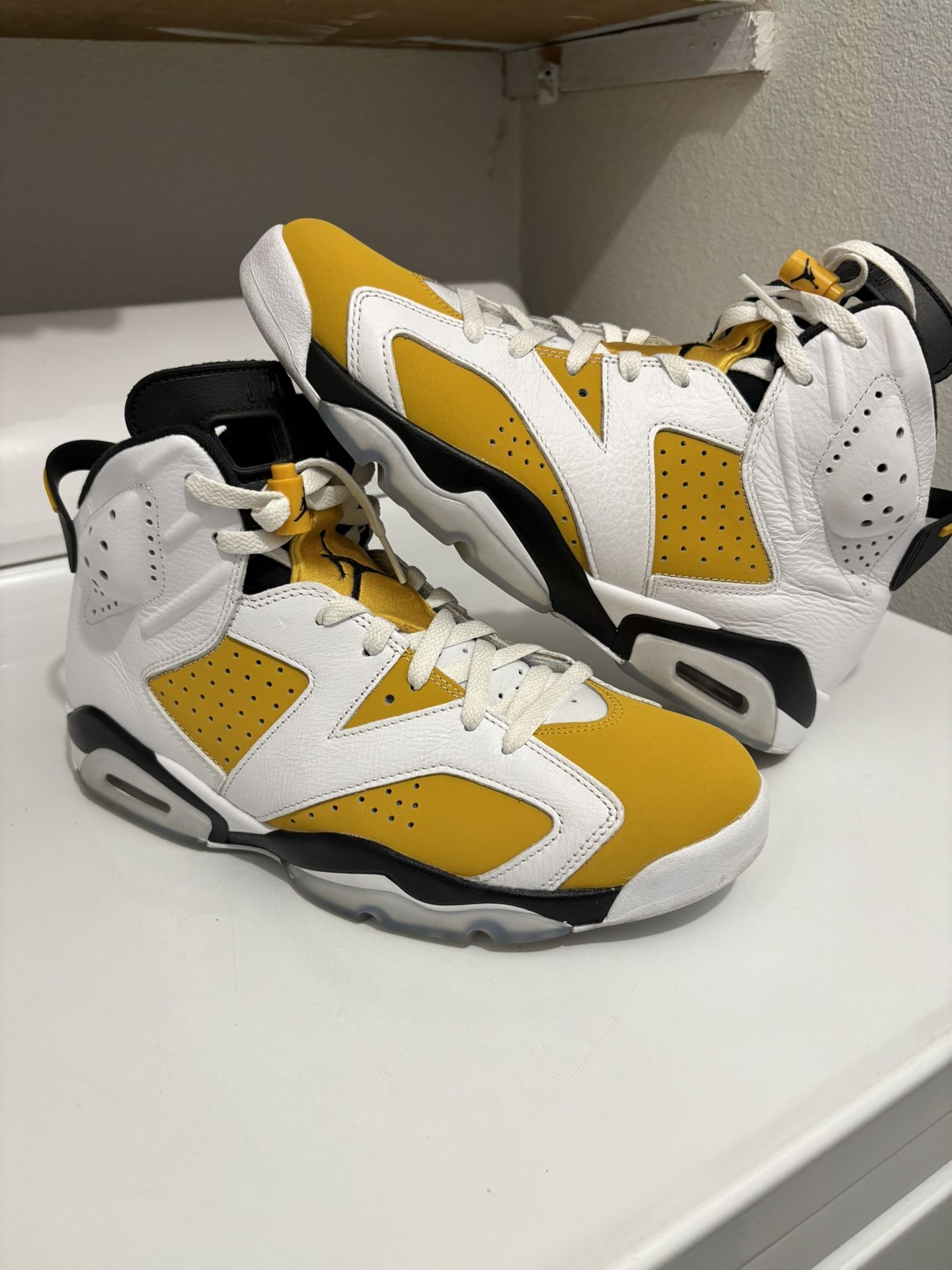 Air Jordan 6 Retro (Yellow Ochre)