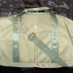 Lululemon Travel/ Gym Bag (Mint Green) 