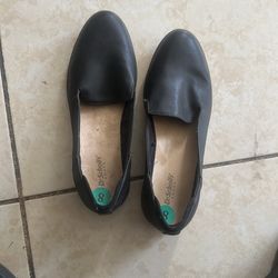 Women’s flats