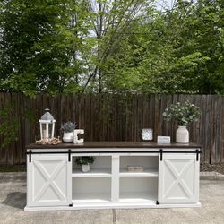 Custom TV Stand Cabinet Entertainment Center Modern Rustic Barn Doors Console Handmade Restorations hardware Bookshelves Pottery Barn Carpenter 