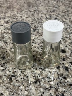 Glass Salt and Pepper Shaker Set