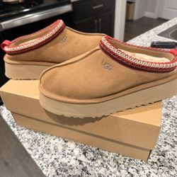 Women’s Size 8 UGG Platform Slipper Things