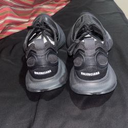 Balenciaga Circuit Black