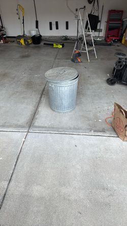 Garbage Can/storage