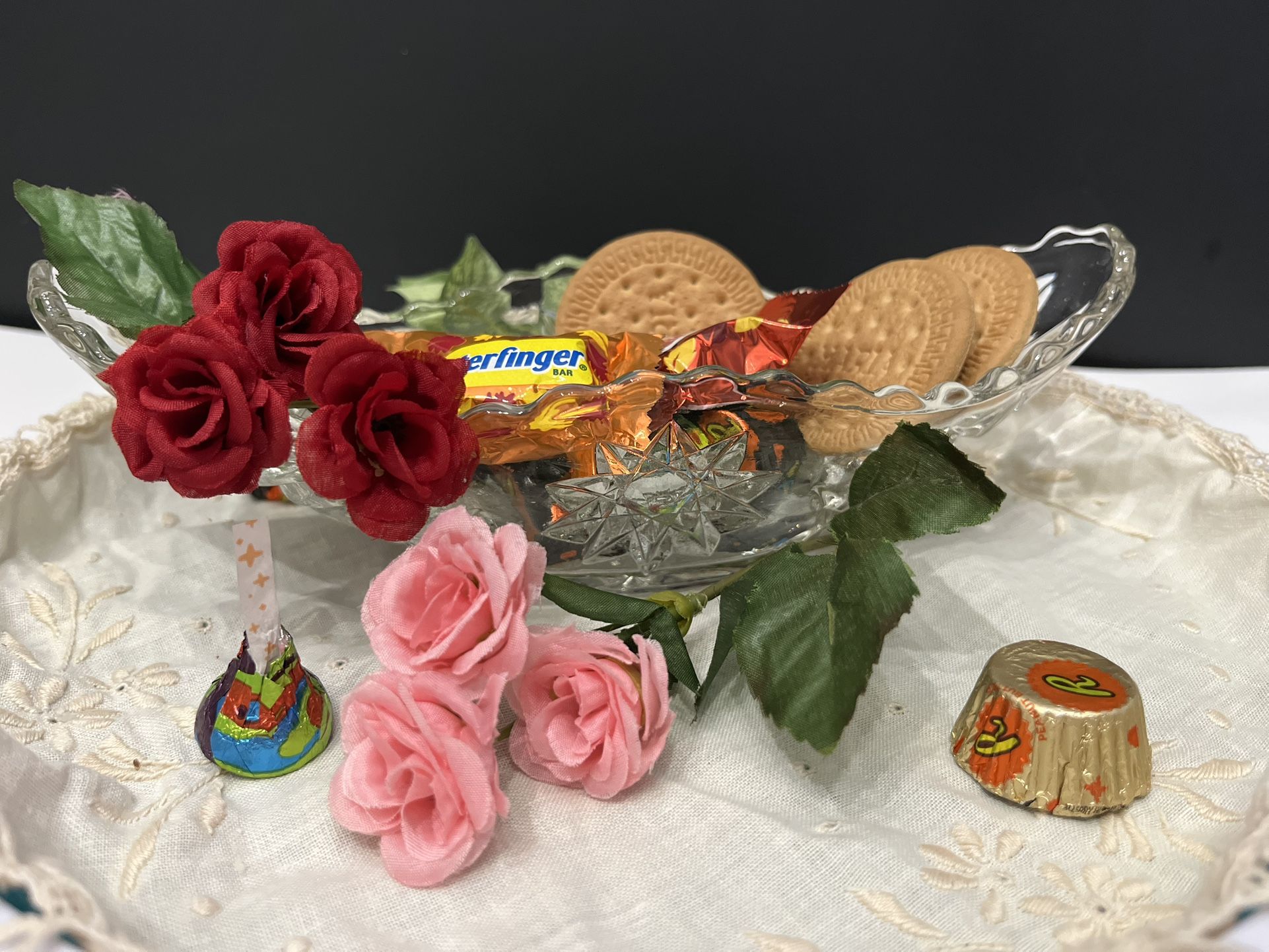 Vintage Clear Pressed Glass Oval Bowl β Starburst Pattern β 11β