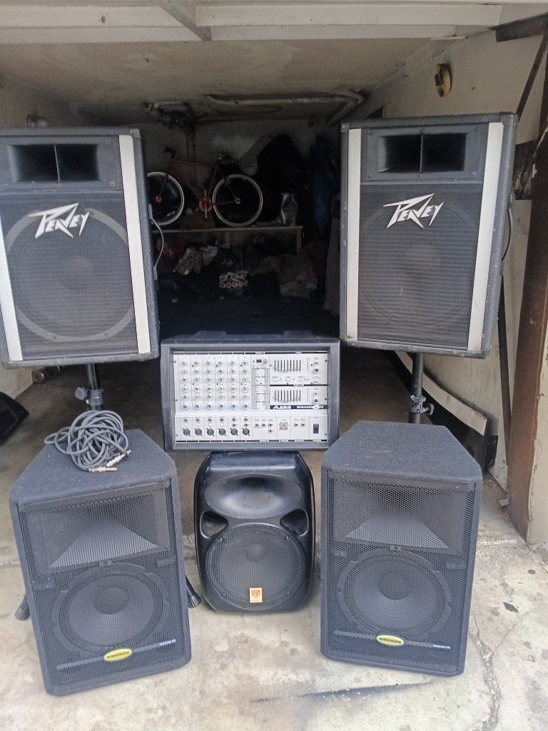 Peavy Speaker And Power Mixer Alesis And Samson Speaker With Speaker Stand