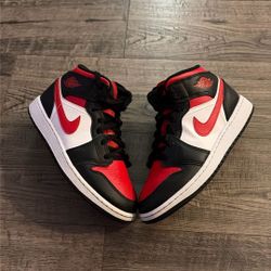 Jordan 1 Youth Basketball Shoes 