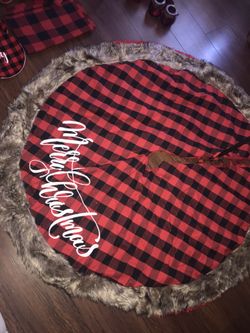 Plaid Christmas Tree Skirt (53 inch width)