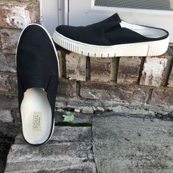 NATURALIZER Soul Women’s Truly Slip-ons (Black, 11M)