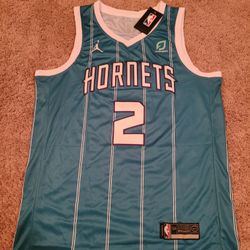 Brand NEW LAMELO BALL JERSEY XL & XXL 50$