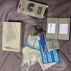 White Nintendo DS Lite - with case, charger, box and manual