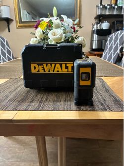 Dewalt pointing laser DWO 8302