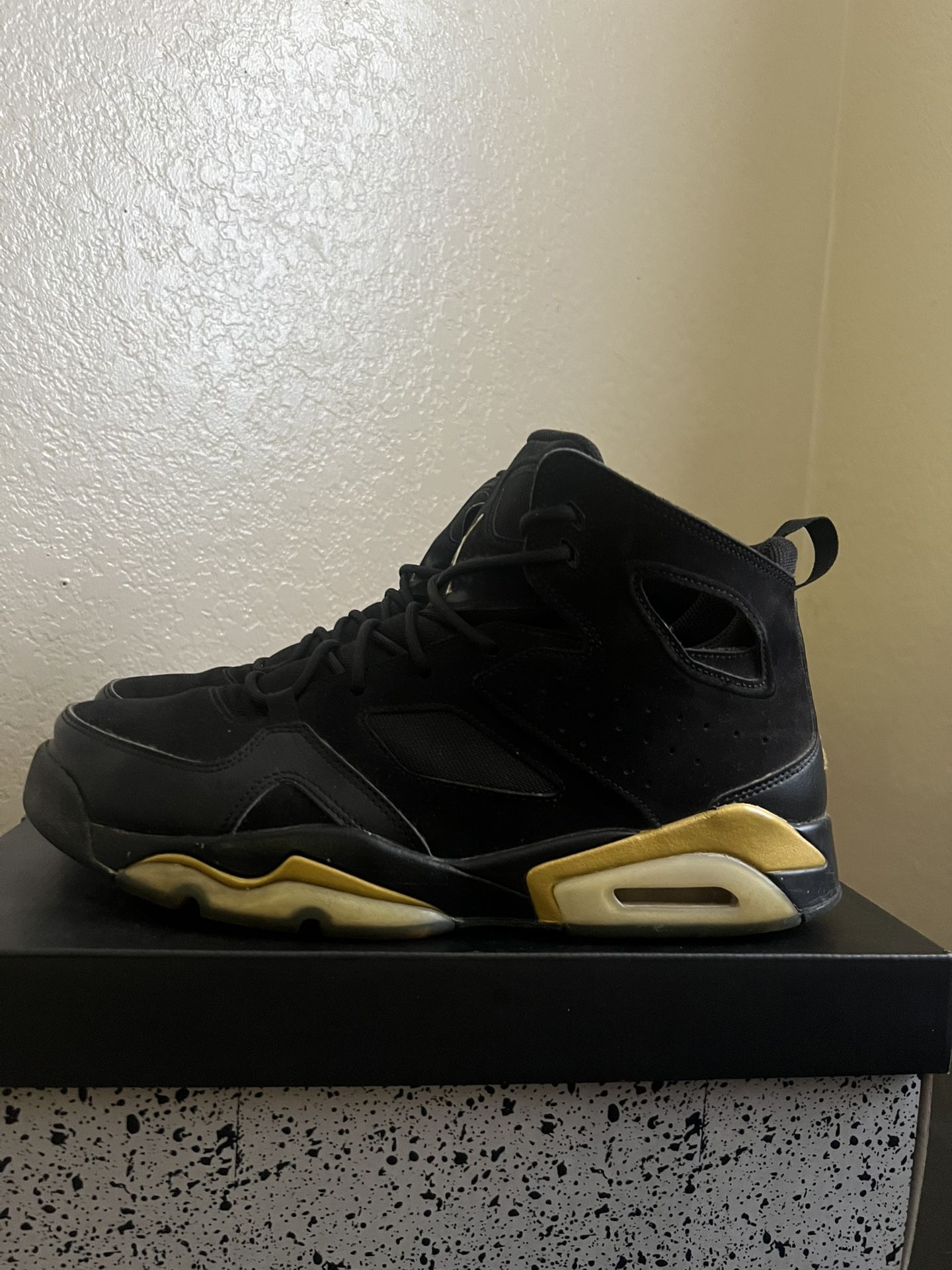 Air Jordan Men’s 6 Retro Size 11.5