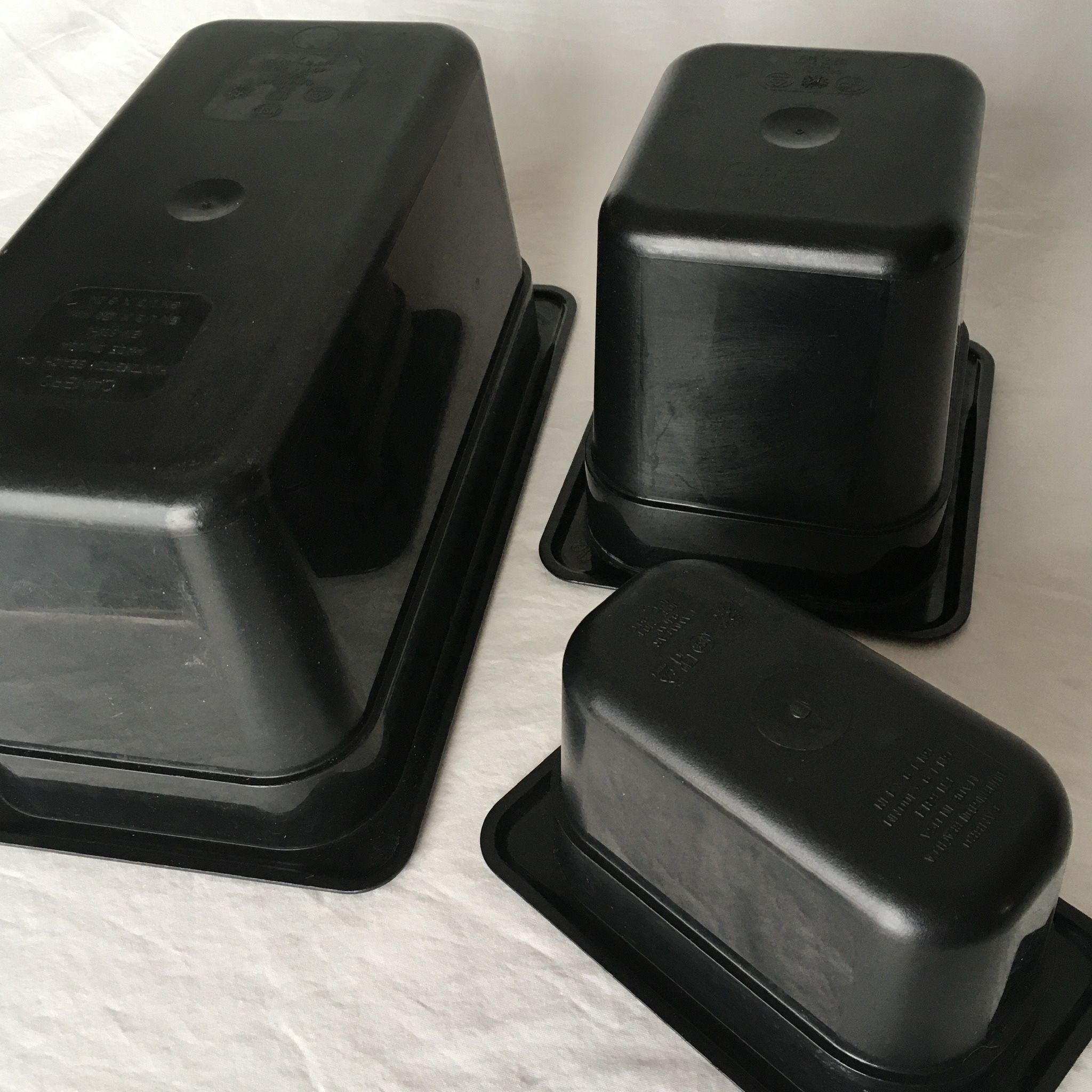 Lot of 12 Black Cambro Camwear Food Pans