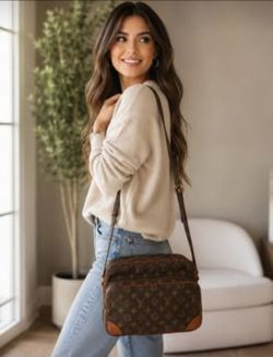 Authentic Vintage Louis Vuitton Monogram Nil GM Crossbody bag w/Certificate & Dust Bag