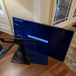 Samsung 55” LED Smart TV (UN55D7000) + Stand 