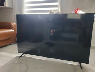 Insignia 55" 4K UHD Smart Fire TV w/ Remote - Like New