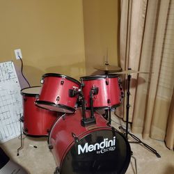 Mendini by Cecilio Drum Set 5 piece drum set  ($200 Or Best Offer)