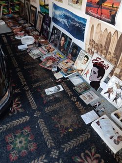 344 VINTAGE ELVIS PRESLEY COLLECTIBLES