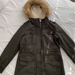 LEVI Jacket, Size Medium/hablo español