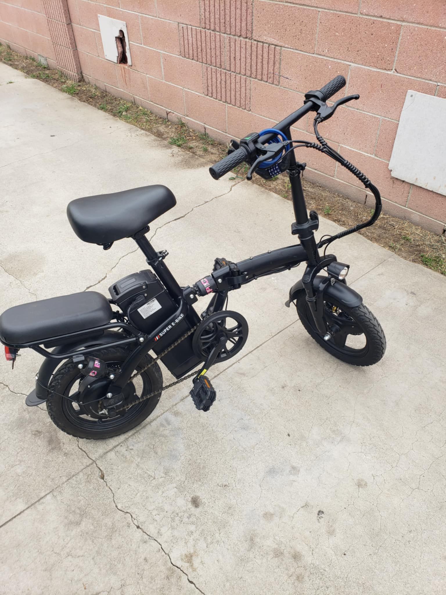 22mph 30miles range. Folding Electric bike ebike e-bike with 2 Seat. Brand is Super EBike $420 the lowest or $1,000 OR closer offer. All work 100% com