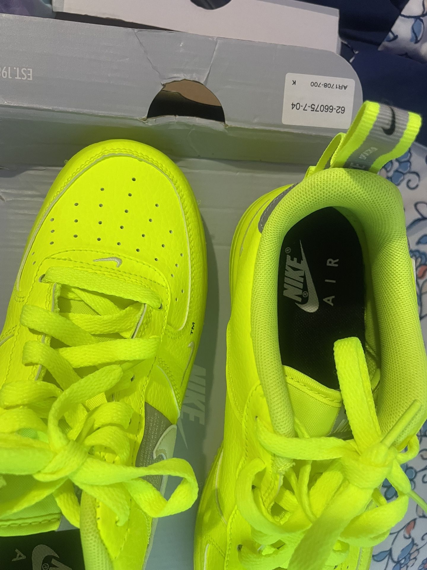 AIR FORCE LV8 UTILITY (GS) neon green 6Y
