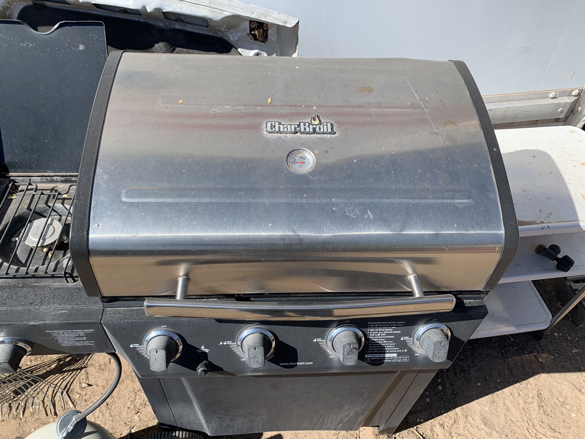Four Burner Propane Grill With Tank
