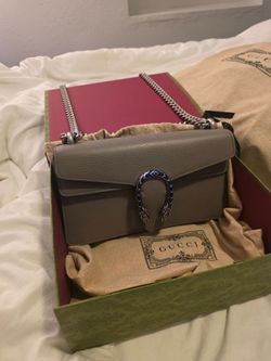 Gucci Purse [BRAND NEW MINT CONDITION]