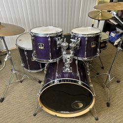 Yamaha Stage Custom 5-piece drum set with Cymbals and Hardwares 