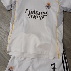 Kid Ronaldo jersey. Size US 28