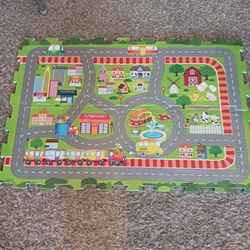 Cute 6 piece puzzle play mat asking $20 cash must pick up Broadway and apache buckeye az