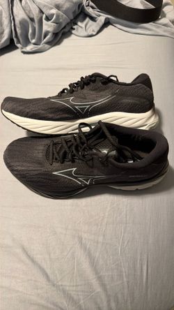 Mizuno wave rider 27