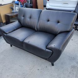 Black Loveseat Sofa For Sale, Used Leather Sofa, Good Condition 