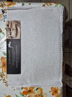 Set of 6 new placemats
