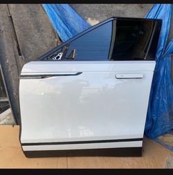 Range Rover Velar Door Left Front 18///23 Complete P250 White