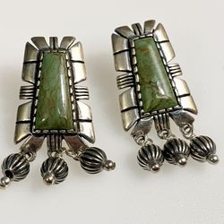 Designer Carolyn Pollack  Relios  Sterling Silver Post dangles green stone southwest style Earrings Excellent condition