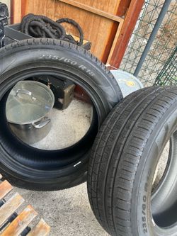 Tires only have 2 sizes 235/60/18/