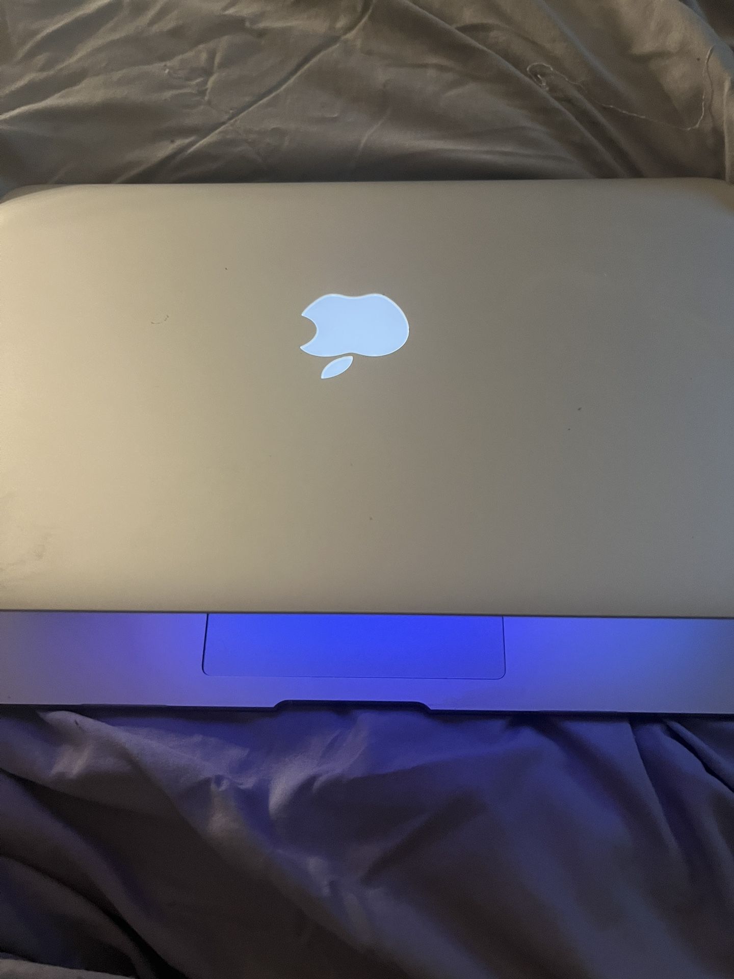 MacBook Monterey 13 Inch