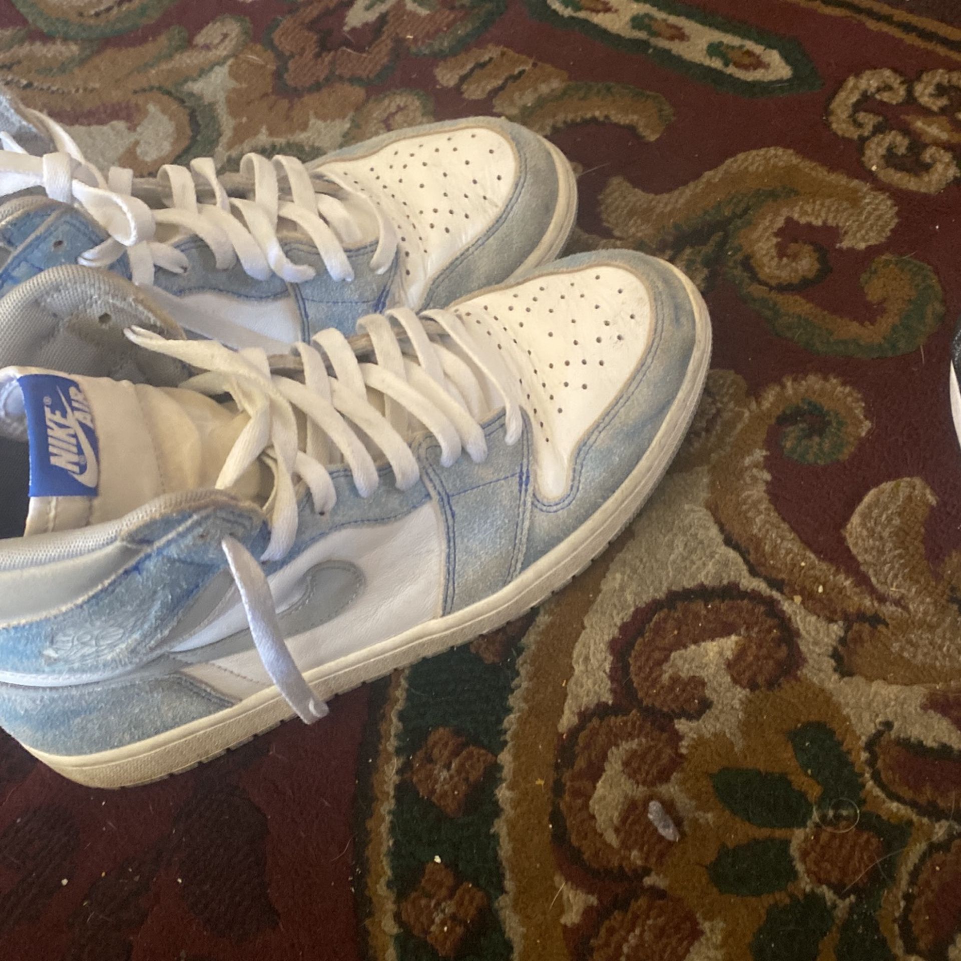 Jordan 1 Hyper Royal
