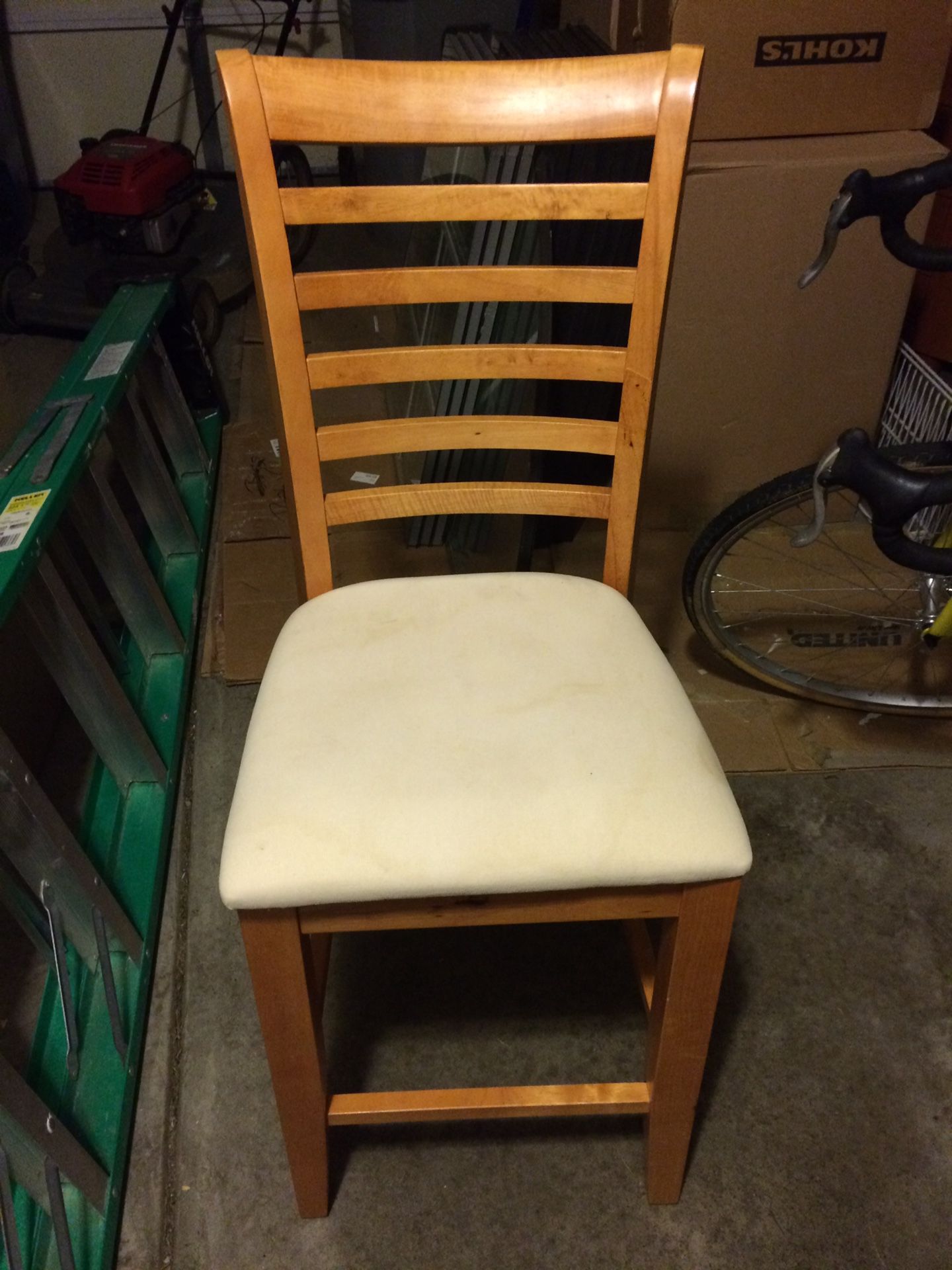 2 Barstools