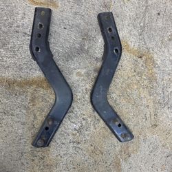 Toyota. Pickup Bumper Brackets