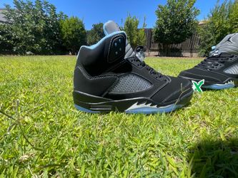 Jordan 5 black Carolina  (size 11)