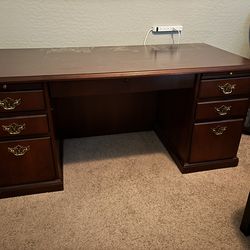 Professional wood desk