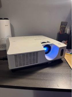 Hitachi projector