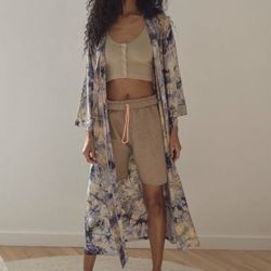 URBAN OUTFITTERS  Juniper Tie Dye Robe 